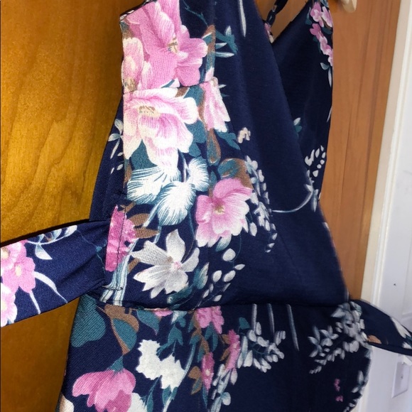 ‼️SOLD ‼️ Navy Blue Flowly Wrap Dress - Picture 5 of 7